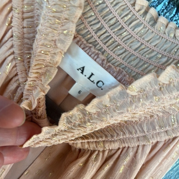A L C peach sleeveless dress with gold threading throughout New with tags size 6 - Picture 7 of 11